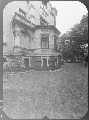 Dresden-Blasewitz, Goetheallee 55. Villa Weigang (1893-1895; M. G. Poscharsky). Teilansicht von Süden