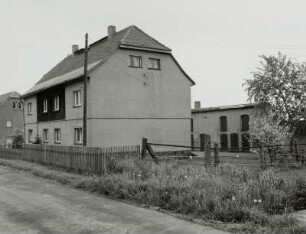 Wohnhaus mit Hofgebäude