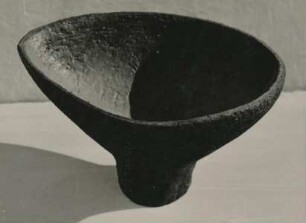 Freigeformte Schale "OS" von Heinz H. Engler