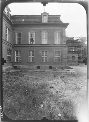 Gotha, Friedrichstraße 5/7. Schloss Friedrichsthal (1707/1708-1711; W. C. Zorn von Plobsheim). Rechter Seitenflügel von Nordwesten