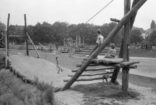 Eröffnung des neuen Abenteuerspielplatzes in der ehemaligen Kiesgrube an der Lindenallee in der Rheinstrandsiedlung