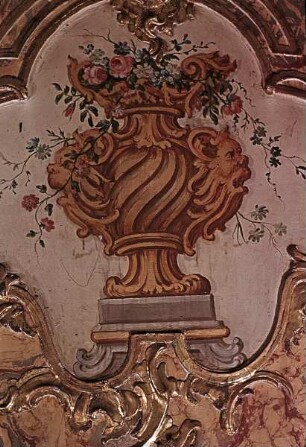 Innendekoration des Festsaals — Wanddekoration des Festsaals — Vasen — Vase