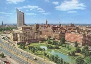 Messestadt Leipzig: Blick auf die Stadt mit Oper und Hochhaus der Karl-Marx-Universität