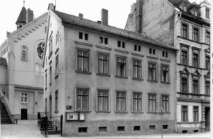 Görlitz, Bautzener Straße 21. Gemeindehaus der Gemeinschaft der Siebenten-Tages-Adventisten (nach 1867, 1900). Straßenansicht mit Kirche