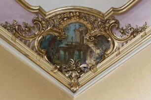 Schlossruine vor Landschaft