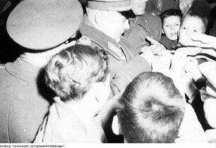 Dresden. Rodion Jakowlewitsch Malinowski, Verteidigungsminister der UdSSR und Marschall der Sowjetunion, während seines Besuches der Militärakademie Dresden der NVA, 4. April 1964