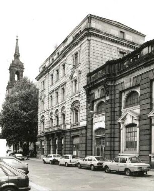 Dresden-Neustadt, Hauptstraße 36. Wohn- und Geschäftshaus (um 1900). Ansicht von der Ritterstraße mit Markthalle