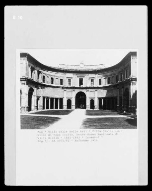 Villa Giulia — Erster Hof
