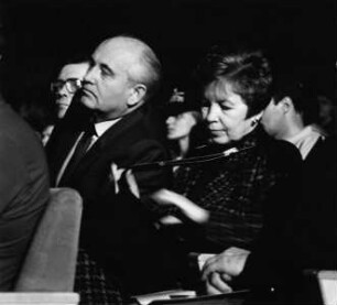 Michail Gorbatschow (geb. 1931; russischer Politiker, Parteisekretär und Staatsmann) mit Ehefrau Raissa Gorbatschowa. Moskau, 1991