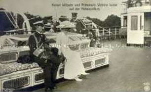 Wilhelm II. mit seiner Tochter Viktoria Luise an Bord der "S.M.S. Hohenzollern"