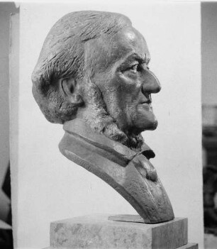 Arnold, Walter: Büste Richard Wagner (1813-1883; Komponist, Dirigent). 1960 zur Eröffnung des neuen Leipziger Opernhauses. Bronze, Höhe 70 cm