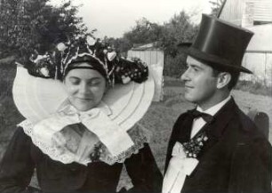 Braut und Bräutigam aus Kunersdorf : Kleidung - niedersorbische Tracht. Ort: Kósobuz / Kunersdorf. Braut und Bräutigam.