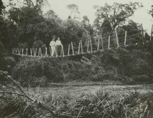 Brasilien (Süd-), Hängebrücke für Fußgänger