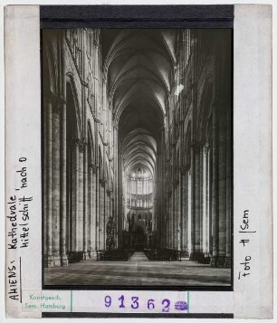 Amiens: Kathedrale, Mittelschiff nach Osten