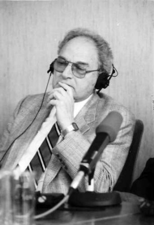 39. Tagung 1989 Chemiker; Pressekonferenz: Herbert Hauptmann