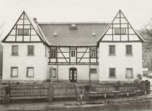 Mulda, Wohnhaus : Mulda. Wohnhaus, Saydaer Straße 1. Straßenfront mit Einfriedung