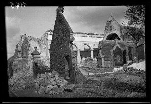 Haynecourt (Dep. Nord, Frankreich): Mauerreste der "Kirche"
