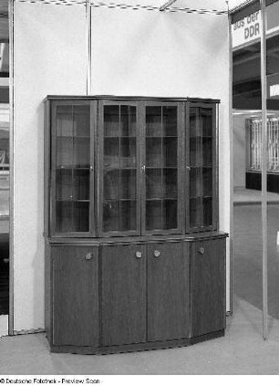 Wohnzimmerschrank