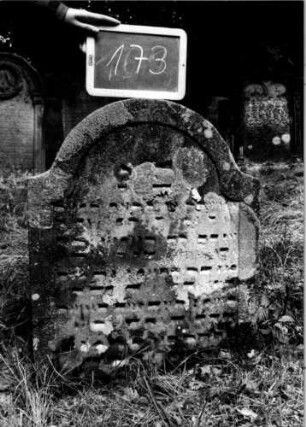 Grabstein 173 [Nir S. 116 Nr. 12.10]