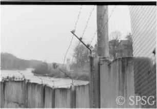Mauerfall, Potsdam, Klein Glienicke, Grenzanlage mit Blickrichtung Babelsberg.