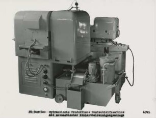 Hydraulische Produktions-Rundschleifmachine "FH 300 / 500" mit automatischeer Kühlmittelreinigungsanlage der MSO Maschinen- und Schleifmittelwerke