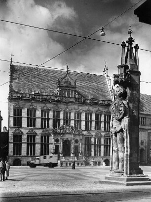 Roland : Roland. Oberkirchener Sandstein (1404; Erneuerung 1512). Bremen, Marktplatz