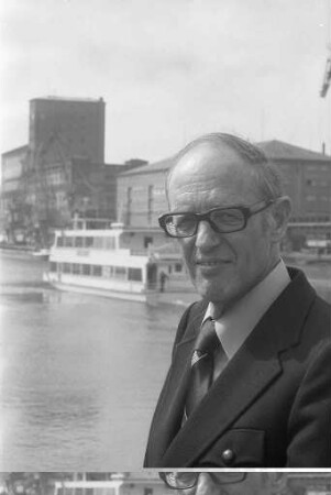 BNN-Interview mit dem Direktor der Städtischen Rheinhäfen Walther Pfützner zum Fahrgastschiff "Karlsruhe"
