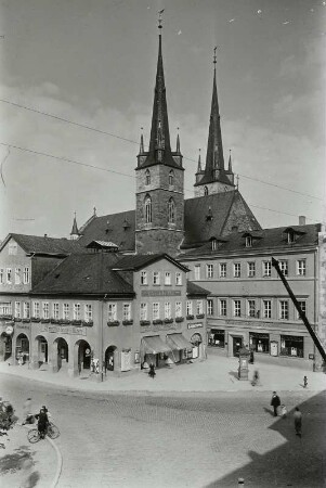 Saalfeld, Markt : Saalfeld. Markt. Blick nach Westen zur Stadtkirche