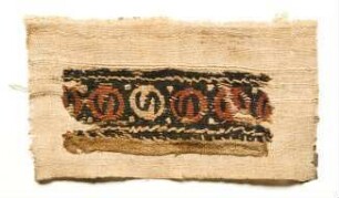 Fragment eines Leinengewebes mit einem Zierstreifen