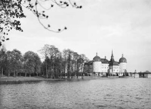 Schloss Moritzburg : Schloßteich. Blick zum Schloß