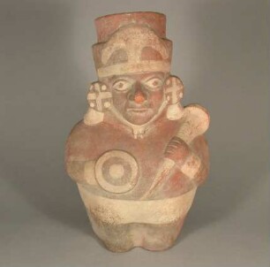 Stehende anthropomorphe Figur