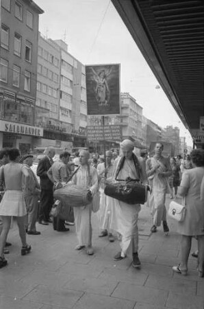 Werbung der Hare-Krishna-Bewegung in Karlsruhe