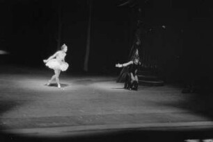 Szenenbilder aus dem Ballett "Dornröschen" von P. Tschaikowski, Städtische Oper Berlin, 1955