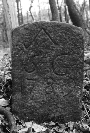 3 Grenzsteine, Soodholz; Bad Sooden-Allendorf, Unter der Wand