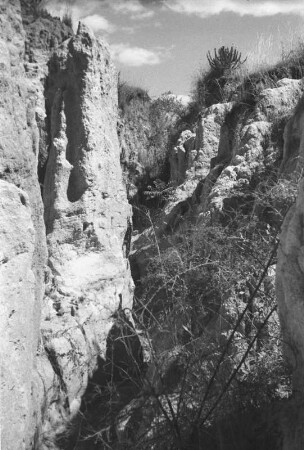 Erosionsschlucht : Blick auf eine Erosionsschlucht aus grobkörnigem Granit bei Harar.