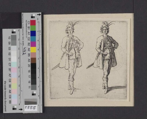 [Soldat mit Hand am Schwertgriff]