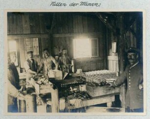 Foto vom Füllen der Minen in der Nahkampfmittelfabrik Efringen