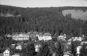 St. Blasien: Sanatorium von der gegenüberliegenden Höhe