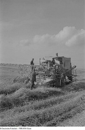 Landwirtschaft mit Agrar-Technik, Pflanzenbau