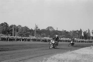 Volksfest in Karlshorst : Motorradrennen