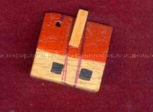 WHW-Abzeichen, Holzspielzeug: Haus, 4. Reichs-Straßensammlung vom Dezember 1942, durchgeführt von HJ und BDM