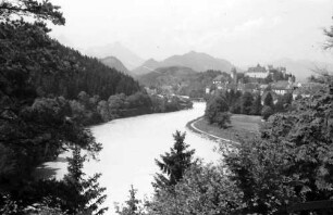 Füssen: Blick vom Hügel an der Lechbrücke auf Stadt und Lech