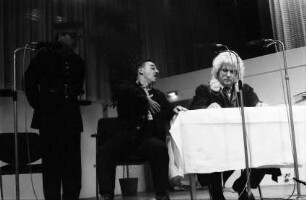 Freiburg: Kongresssaal, Abend der Begegnung, Komisches Terzett, "Eine fidele Gerichtssitzung"