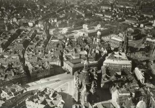 Dresden-Altstadt. Neumarkt und nordwestlicher Teil des Stadtkerns gegen Zwinger und Wilsdruffer Vorstadt. Luftbild-Schrägaufnahme von Osten
