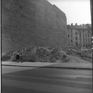 Negativ: Trümmer, Siegfriedstraße 2, 1953