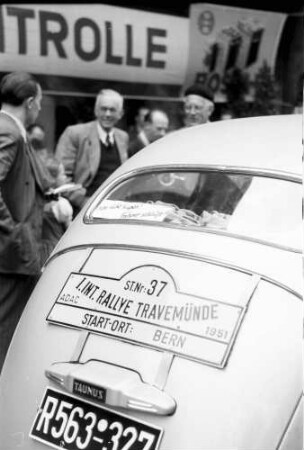 Freiburg: Ford Taunus; Nr. 37; Alfons Ostermann, Koblenz; Schild hinten: bitte nicht hupen - Fahrer schläft!