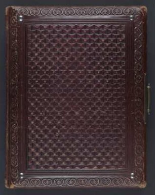 Familienalbum : Familienalbum. Ledereinband, geprägt, Goldschnitt und -prägung, Metallschließe; 30 x 24 x 7,5 cm (um 1890). Dresden: SLUB/DF 2019.C.133