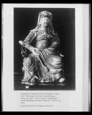 Figur eines 'Dachreiters' in Gestalt eines Kriegers
