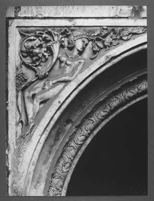 Dresden. Großer Schlosshof. Wendelstein. Bauschmuck