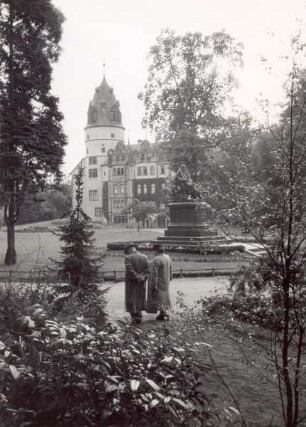 Denkmal des Grafregenten Ernst zur Lippe. Detmold, Schlossplatz